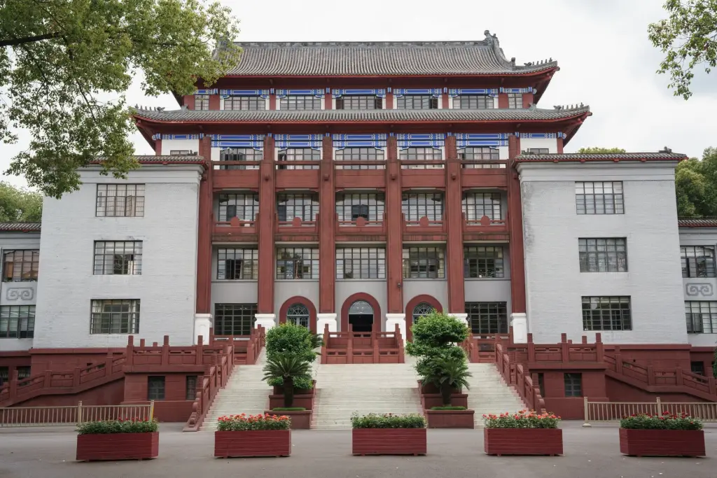 智能控制系统与传感器协同应用，提升东北工厂产线效率的技术路径