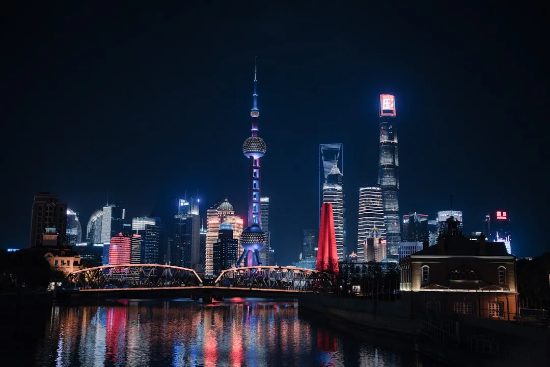 工业机器人如何提升产线效率？沈阳制造企业自动化改造实践解析