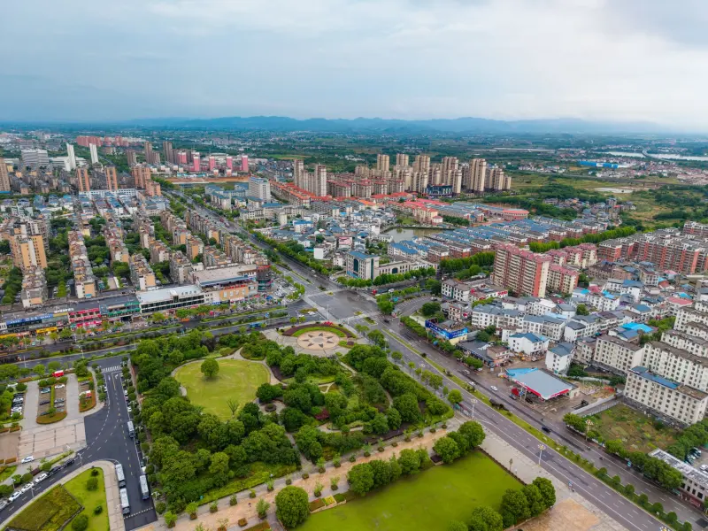 工业自动化控制系统技术解析：从传感器到智能决策的协同应用